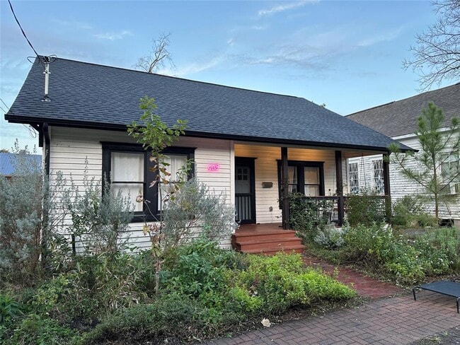 property at 903 Taylor St