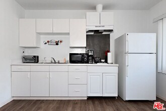 3743 McLaughlin Ave in Los Angeles, CA - Building Photo - Building Photo
