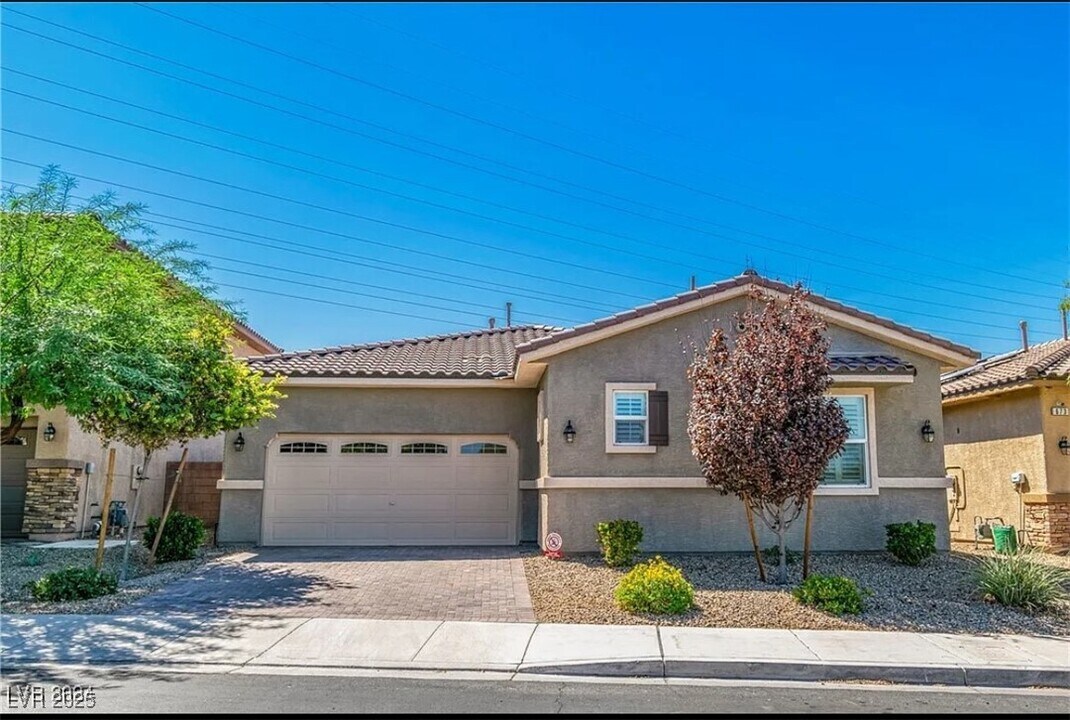 675 Tremaine Ct in Henderson, NV - Building Photo
