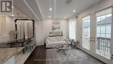 66 Haskins Cres in Georgina, ON - Building Photo - Building Photo