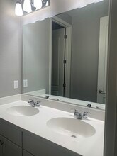 2011 Jalen St in Hollister, CA - Building Photo - Building Photo