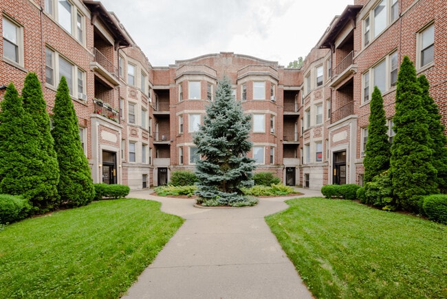property at 429 E Oakwood Blvd
