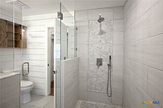 953 River Bank in New Braunfels, TX - Building Photo - Building Photo