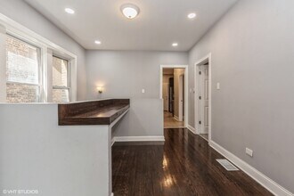 1060 N Spaulding Ave in Chicago, IL - Building Photo - Building Photo