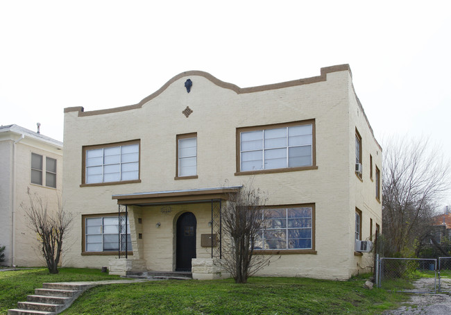 252 Natalen Ave in San Antonio, TX - Building Photo - Building Photo