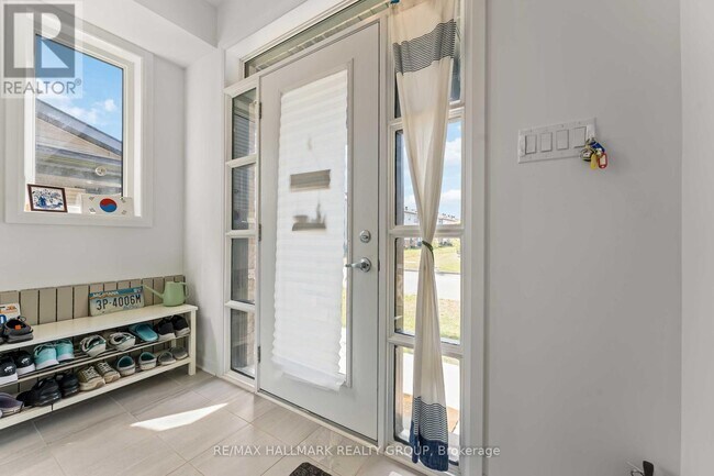 423 Silicon Wy in Ottawa, ON - Building Photo - Building Photo