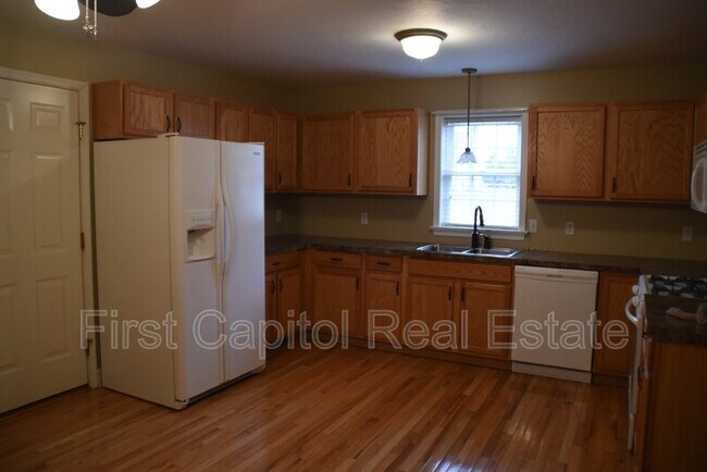 41 S Liverpool St in Manchester, PA - Building Photo - Building Photo