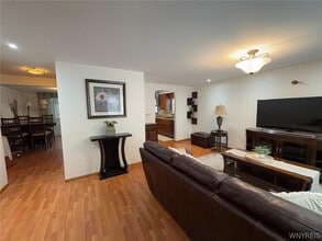 114 Ayrault Dr in Buffalo, NY - Building Photo - Building Photo