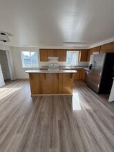 1229 Withington St in Medford, OR - Building Photo - Building Photo