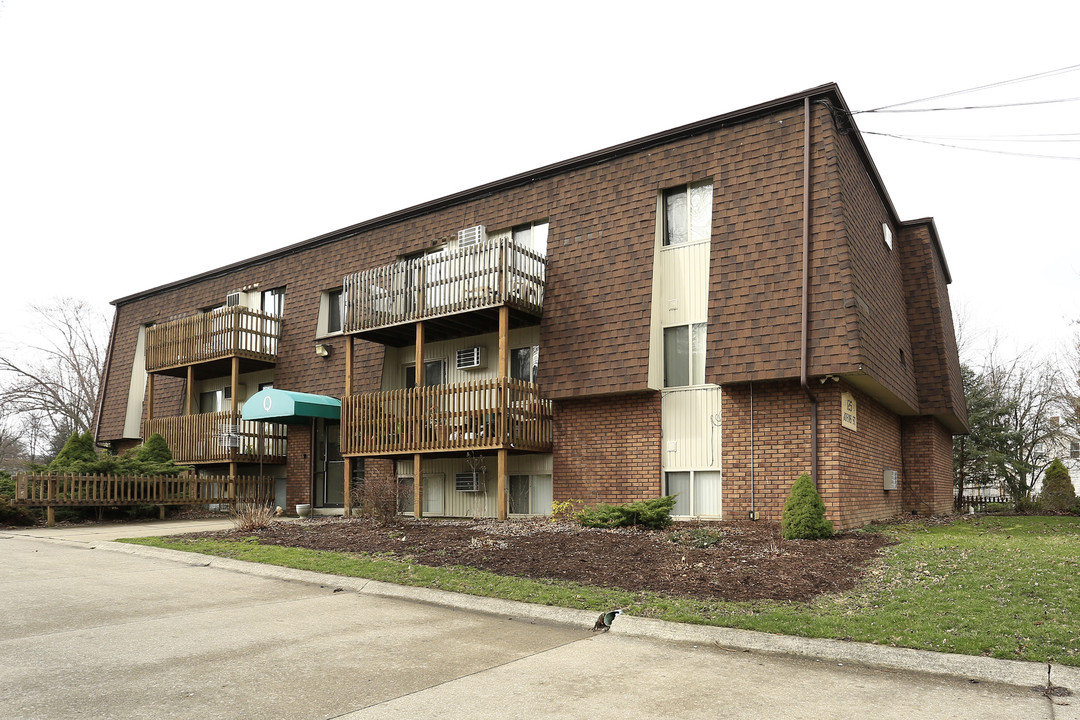 Johns Street Apartments in Wellington, OH - Building Photo