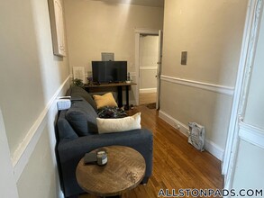1193 Commonwealth Ave in Boston, MA - Building Photo - Building Photo
