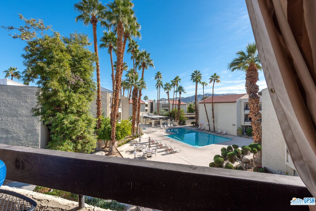 1500 S Camino Real in Palm Springs, CA - Building Photo