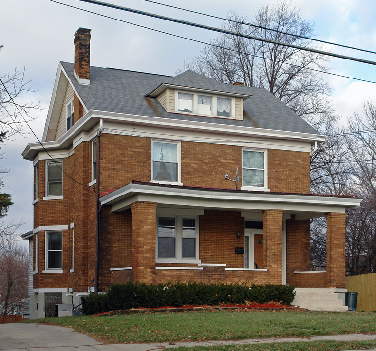 3161 Glenmore Ave in Cincinnati, OH - Building Photo