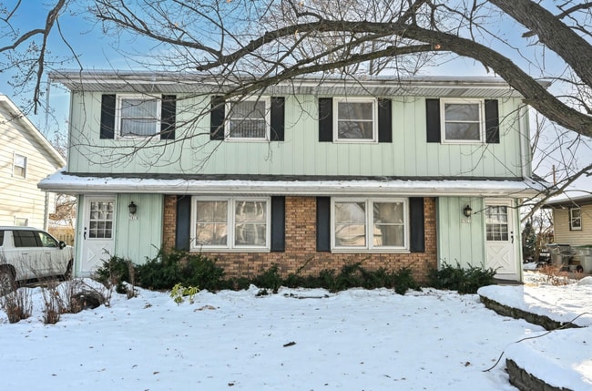 7919 W Norwich Ave, Unit 7921 in Milwaukee, WI - Foto de edificio - Building Photo