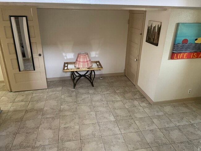 604 S 1300 E in Salt Lake City, UT - Foto de edificio - Building Photo