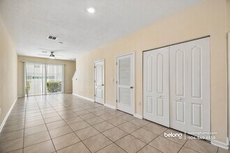 4038 Oak Mill Rd in Orange Park, FL - Foto de edificio - Building Photo