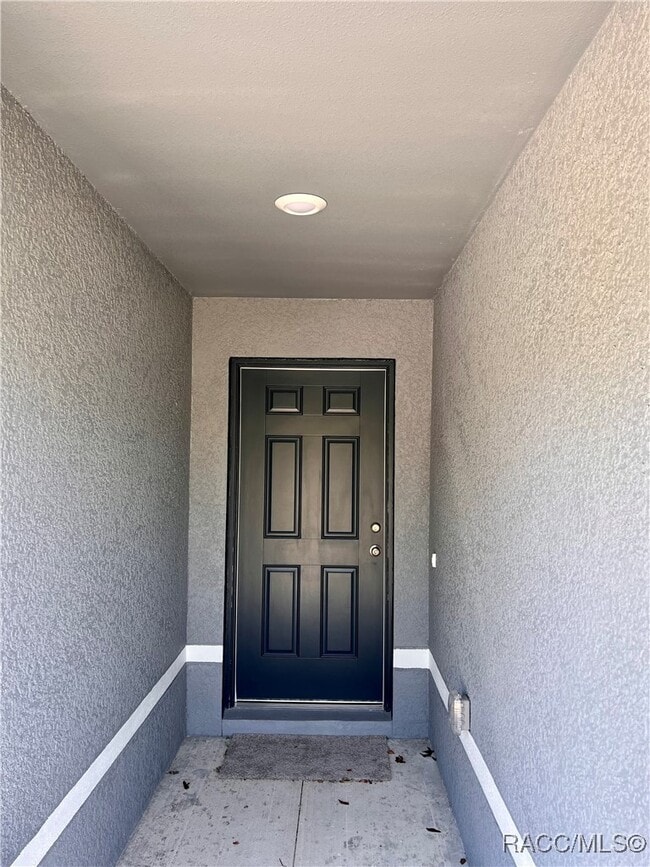 6652 N Bedstrow Blvd in Citrus Springs, FL - Building Photo - Building Photo