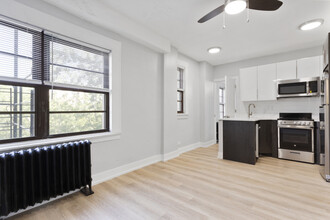 6026 N Winthrop Ave in Chicago, IL - Building Photo - Building Photo