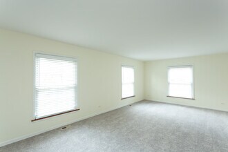 140 Arlington Ave, Unit 2 in Elmhurst, IL - Building Photo - Building Photo