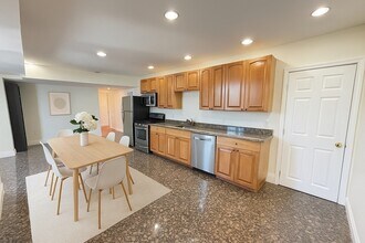 23 Forest St in Medford, MA - Building Photo - Building Photo