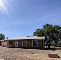 710 Suncrest Ln in Taylor, AZ - Foto de edificio - Building Photo