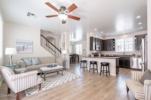 445 W Mountain Sage Dr in Phoenix, AZ - Building Photo