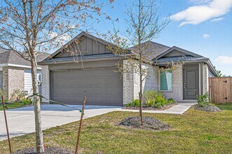 3104 Twisted Myrtle Dr in Conroe, TX - Building Photo - Building Photo