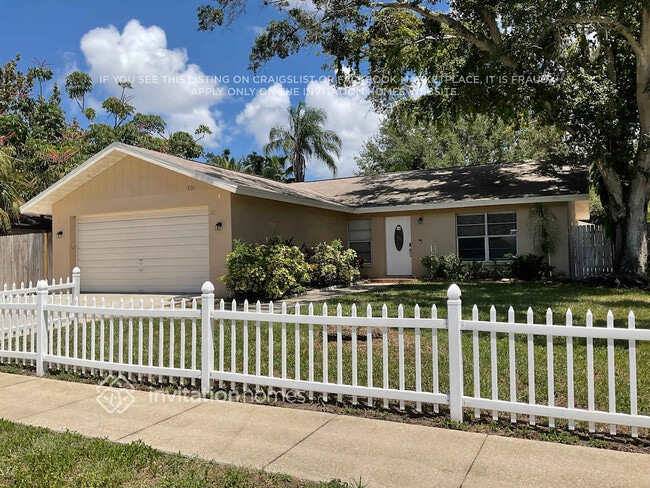 890 16th St in Palm Harbor, FL - Building Photo - Building Photo