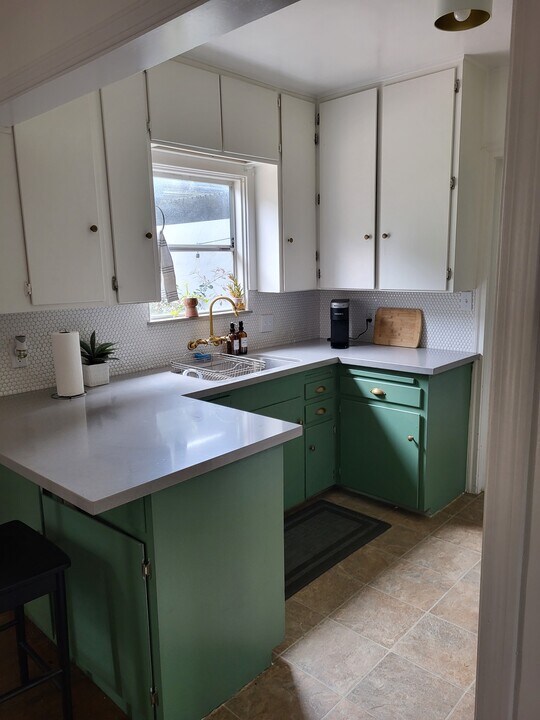 1307 W Noble Ave in Visalia, CA - Building Photo