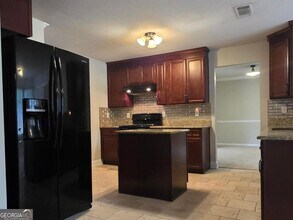 2415 Marsh Rabbit Bend in Decatur, GA - Building Photo - Building Photo