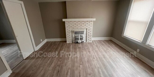 property at 1541 Addison Rd