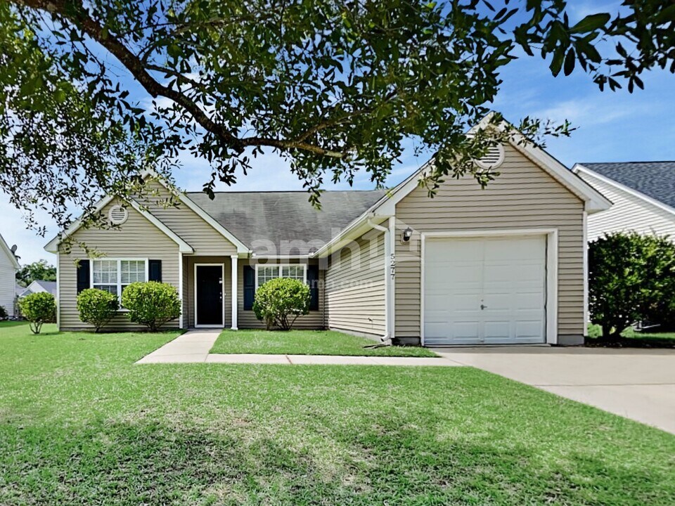 5277 Copley Cir in Summerville, SC - Building Photo