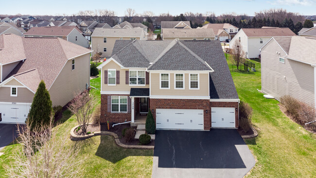3724 Honey Locust Dr in Naperville, IL - Foto de edificio - Building Photo