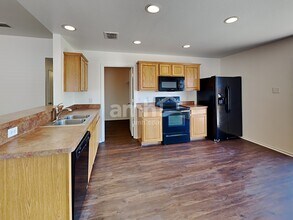 9421 Pastime Ct in Fort Worth, TX - Foto de edificio - Building Photo