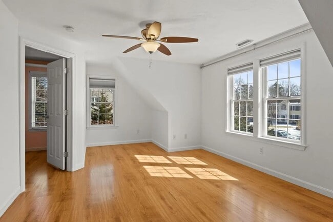 property at 8 Lichen Ln