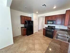 7845 Wading Bird Way in North Las Vegas, NV - Foto de edificio - Building Photo