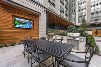 Hanover Edgewood in Atlanta, GA - Building Photo - Building Photo