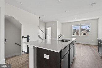 5225 Manor Park Dr in Upper Marlboro, MD - Building Photo - Building Photo