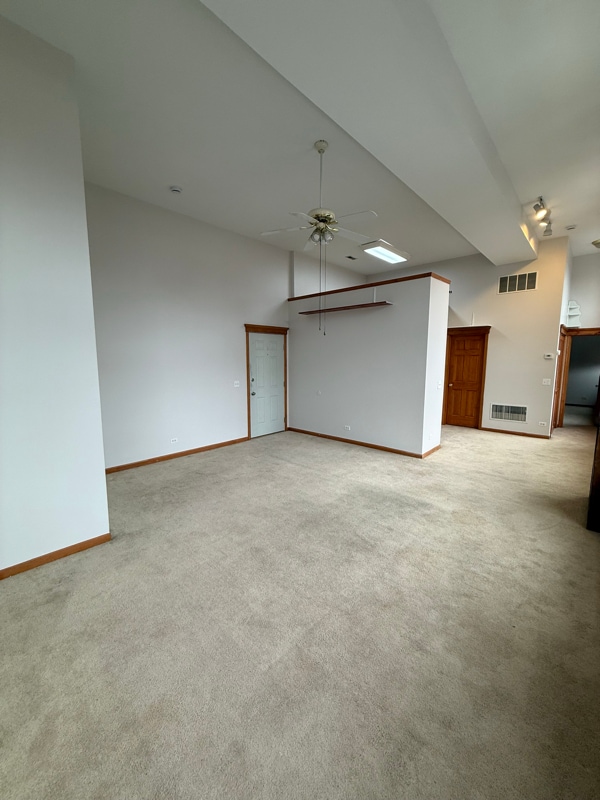 31-33 W New York St in Aurora, IL - Foto de edificio - Building Photo