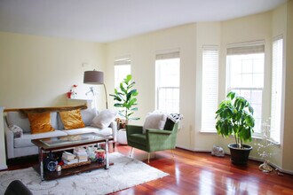 8106 Jaala Ln in Falls Church, VA - Building Photo - Building Photo