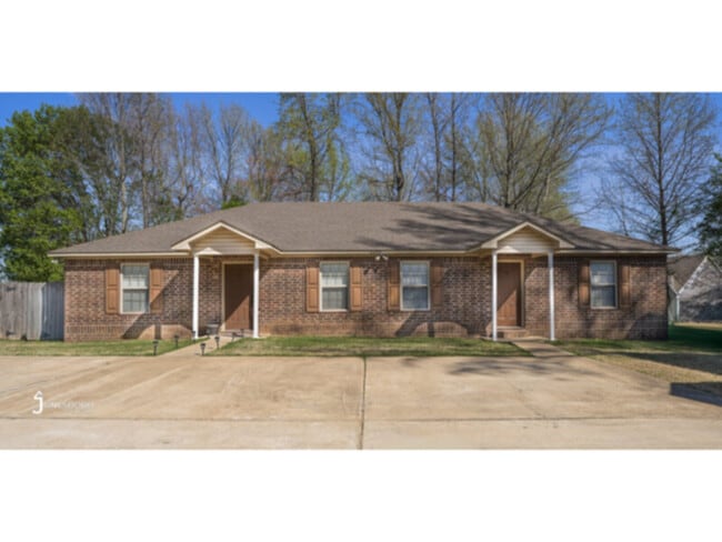 property at 2208 Hurst Ln