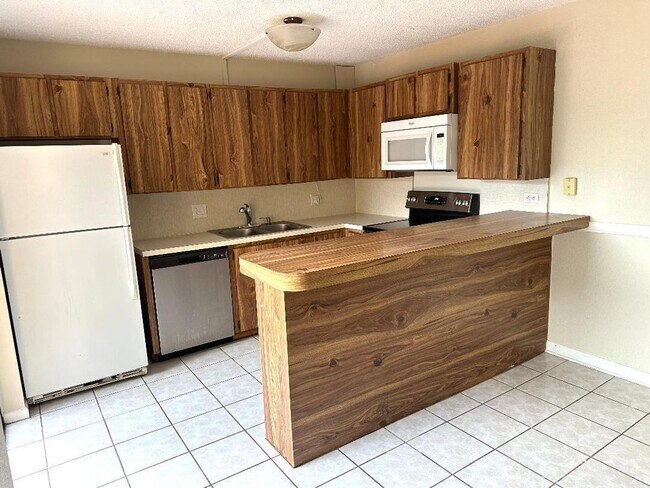 property at 1006 10th Ln