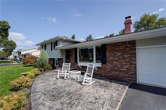 336 Beckwith Rd in West Henrietta, NY - Building Photo - Building Photo
