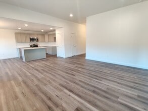 1515 Willow Way in Benton City, WA - Building Photo - Building Photo