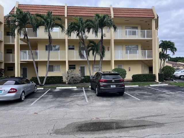 6700 Royal Palm Blvd in Margate, FL - Building Photo