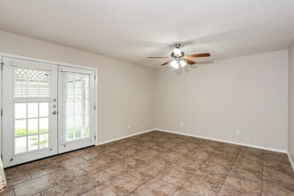 616 Prairie Ln in Mesquite, TX - Foto de edificio - Building Photo