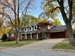 844 Juniper Rd in Glenview, IL - Building Photo - Building Photo