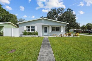281 38th Ave NE in St. Petersburg, FL - Building Photo