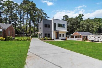 1554 Columbia Cir in Decatur, GA - Building Photo - Building Photo