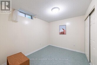 3 Myrna Ln in Toronto, ON - Building Photo - Building Photo